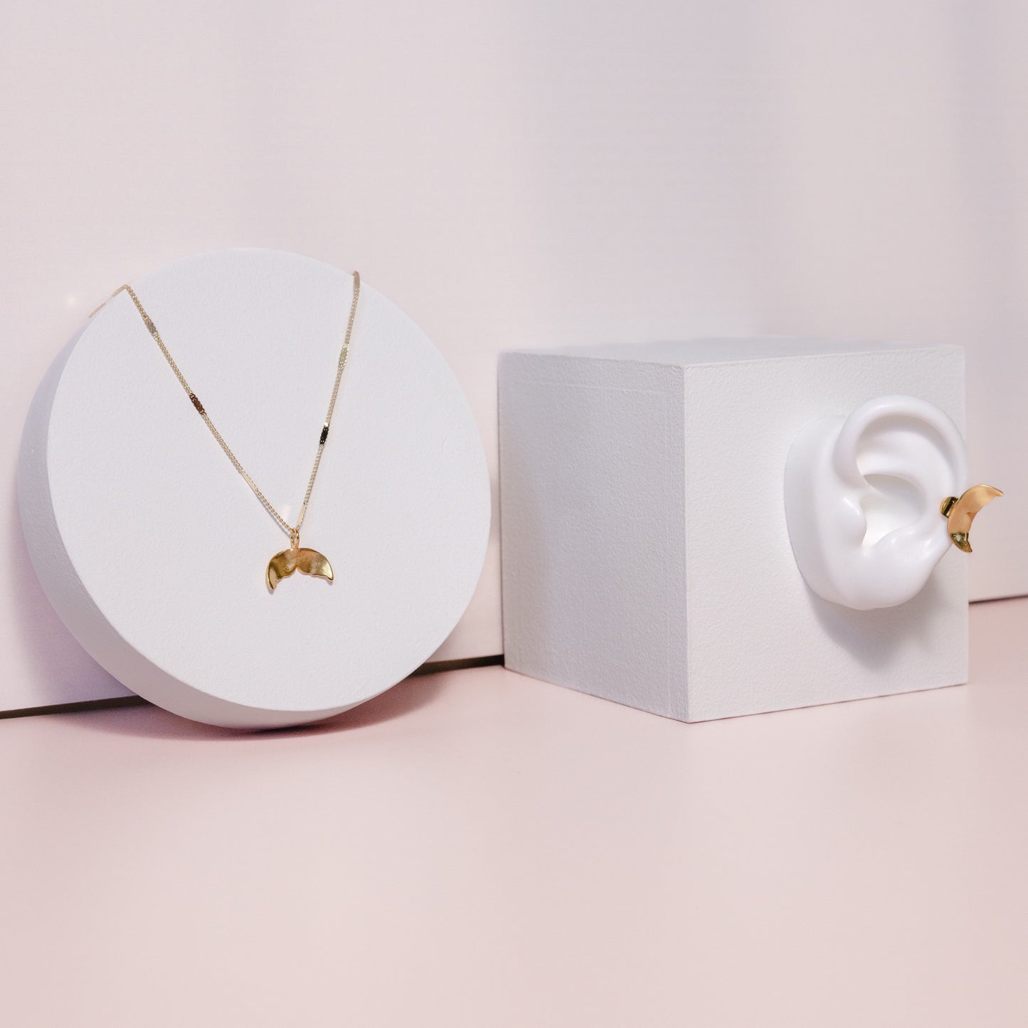 Ear-cuff cola de ballena