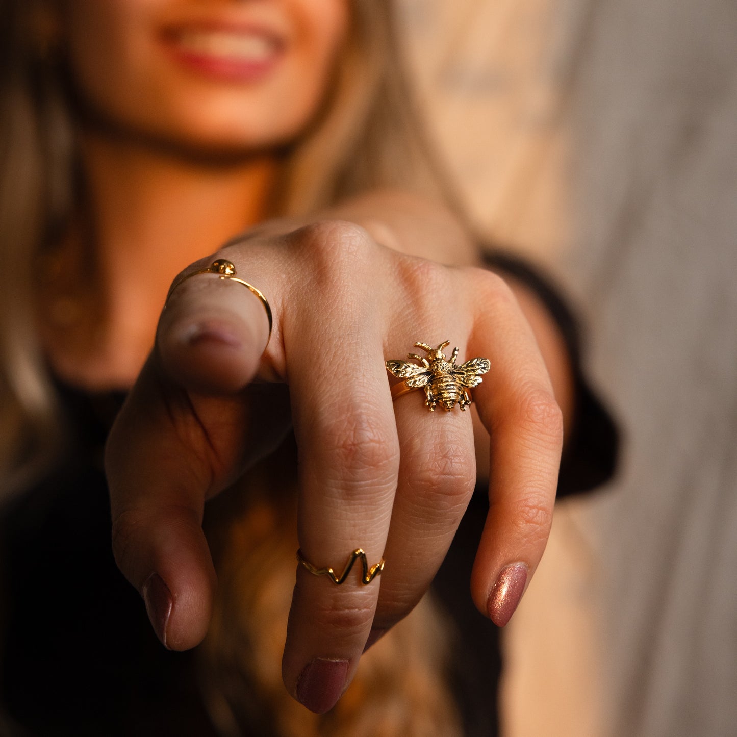 Anillo abeja pequeño